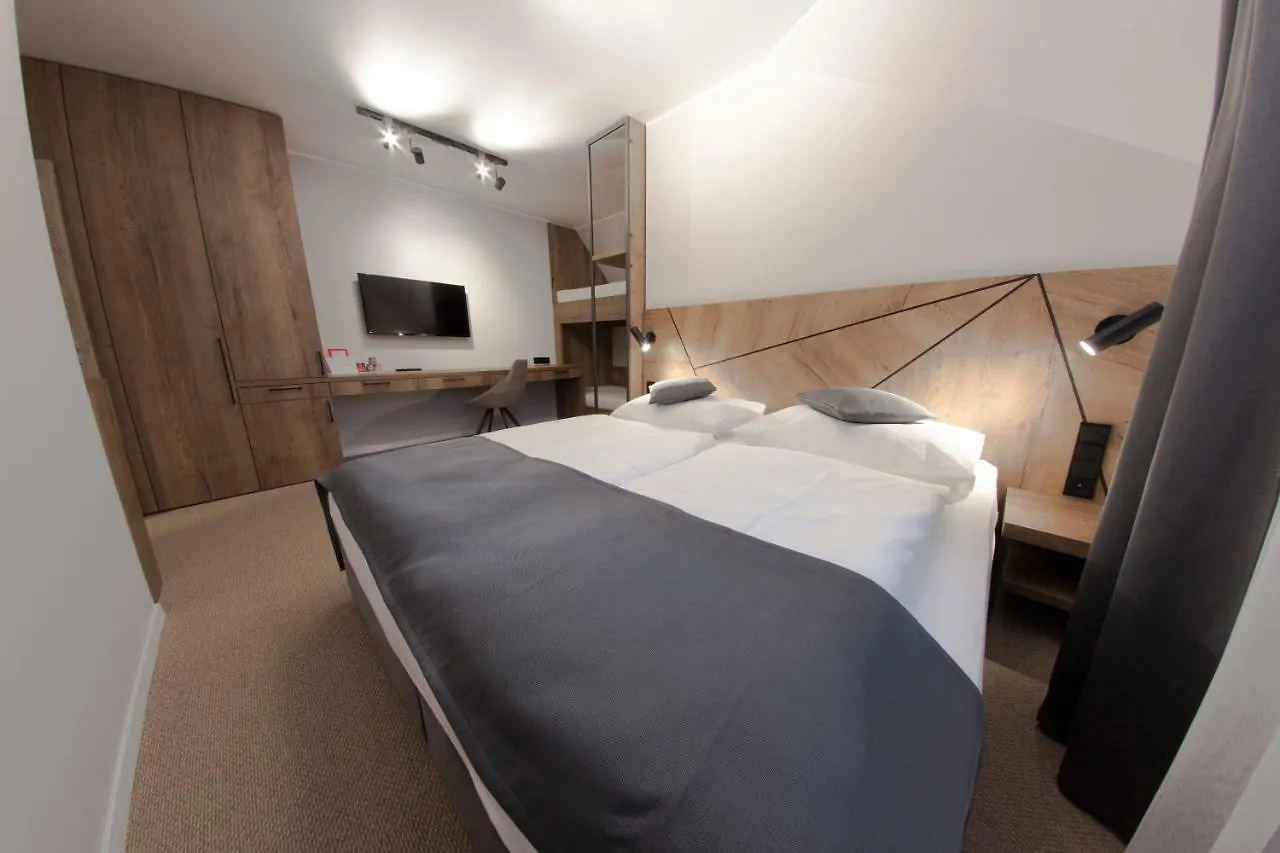 Hotel Praha Spindleruv Mlyn 4*,