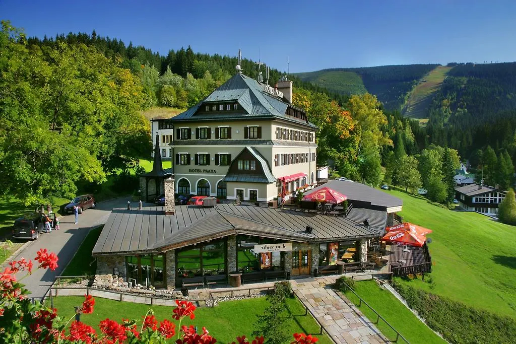 Hotel Praha contacts